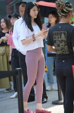 清秀的脸庞，会说话的眼睛