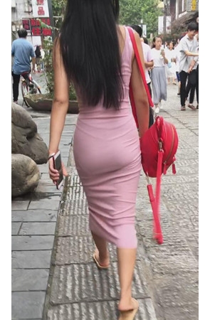 连体鱼尾裙长发妹子