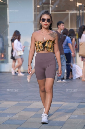 性感紧身短裤MM