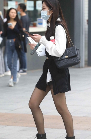 诱惑街拍黑丝shaofu