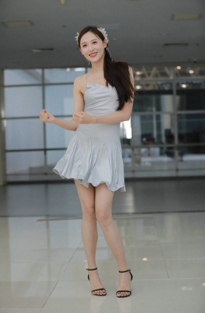 甜美淡雅灰裙 [113P-1.04GB]