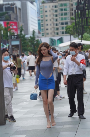 极品包臀裙大长腿小姐姐