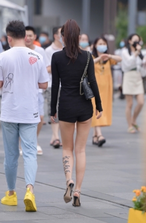 黑色热裤YY长腿