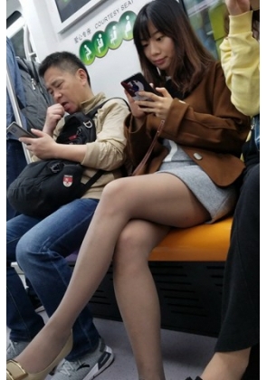 4K – 街拍灰色丝袜甜美小妞 [499 MB/MP4]