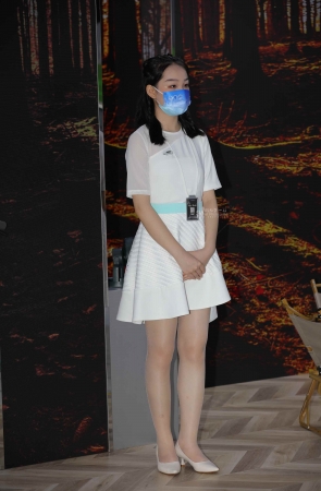 【街拍心灵】车展礼仪超薄肉丝街拍美腿