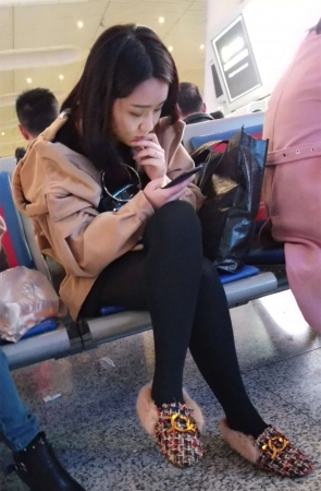 冰清玉洁相貌清纯的黑色裤袜小姐姐诶=