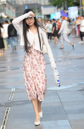 23630-11=44夏日肉丝女孩 10P